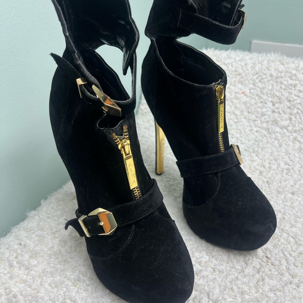 Alba Black w Gold Platform Heel Boots Faux Suede Gold Accents Zip Up SIZE 9
